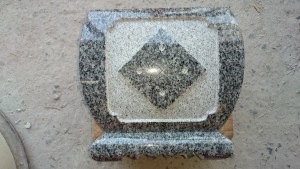 墓石家紋彫り01