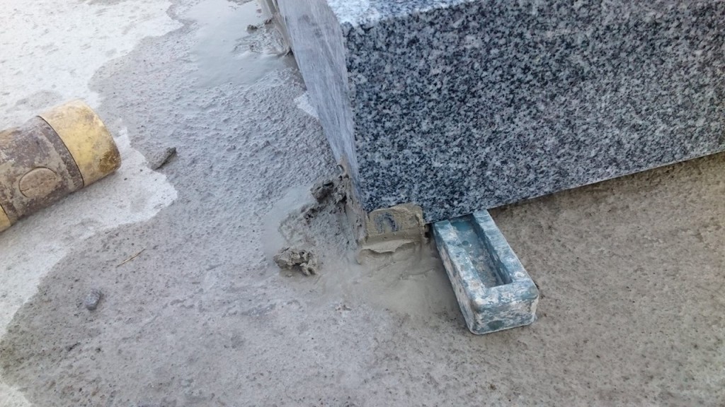 春彼岸の墓石工事【墓石建立編】|滋賀県近江八幡市安土町浄厳院東霊園