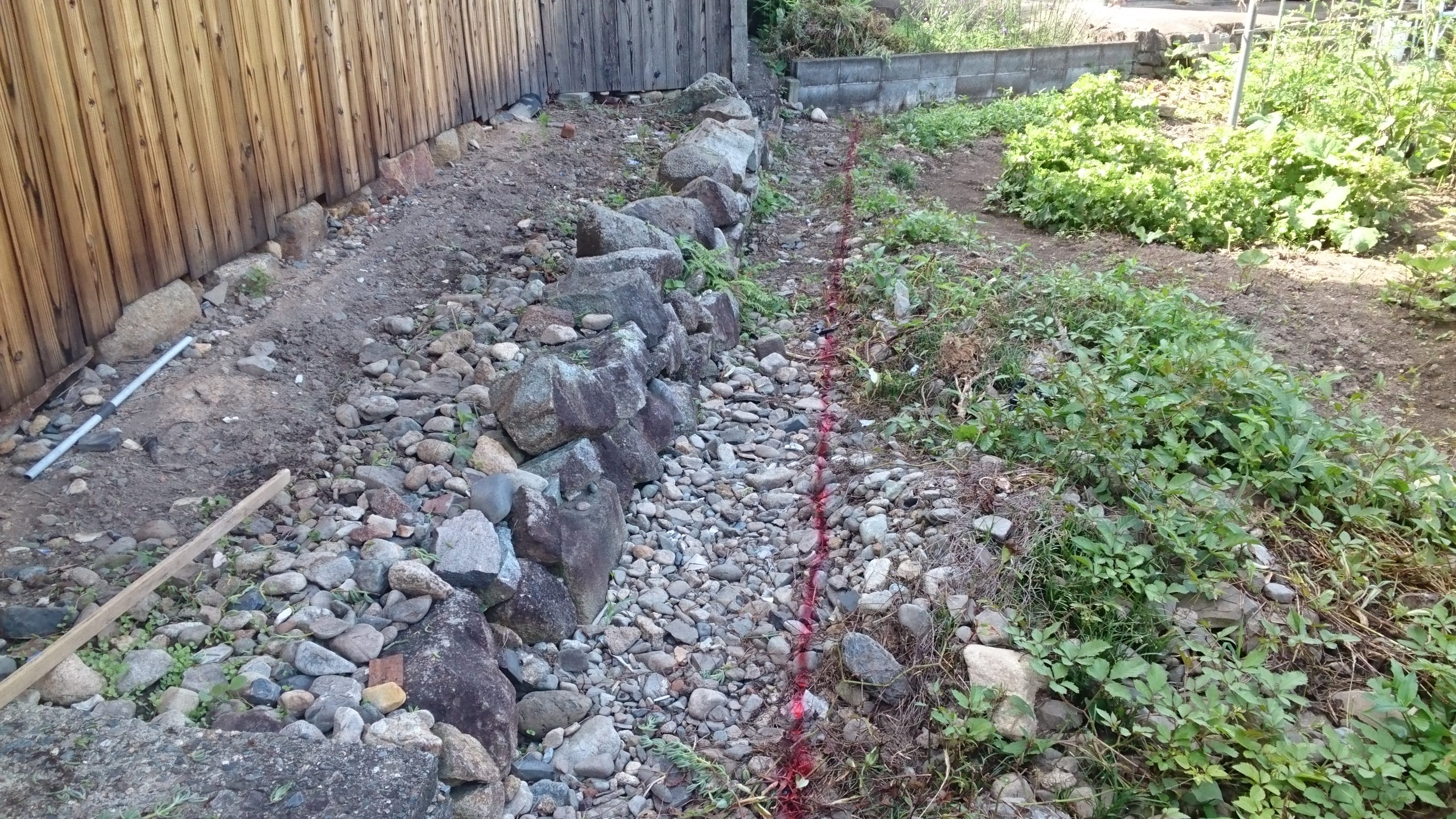 「こんな仕事もします！間地石積み！！」