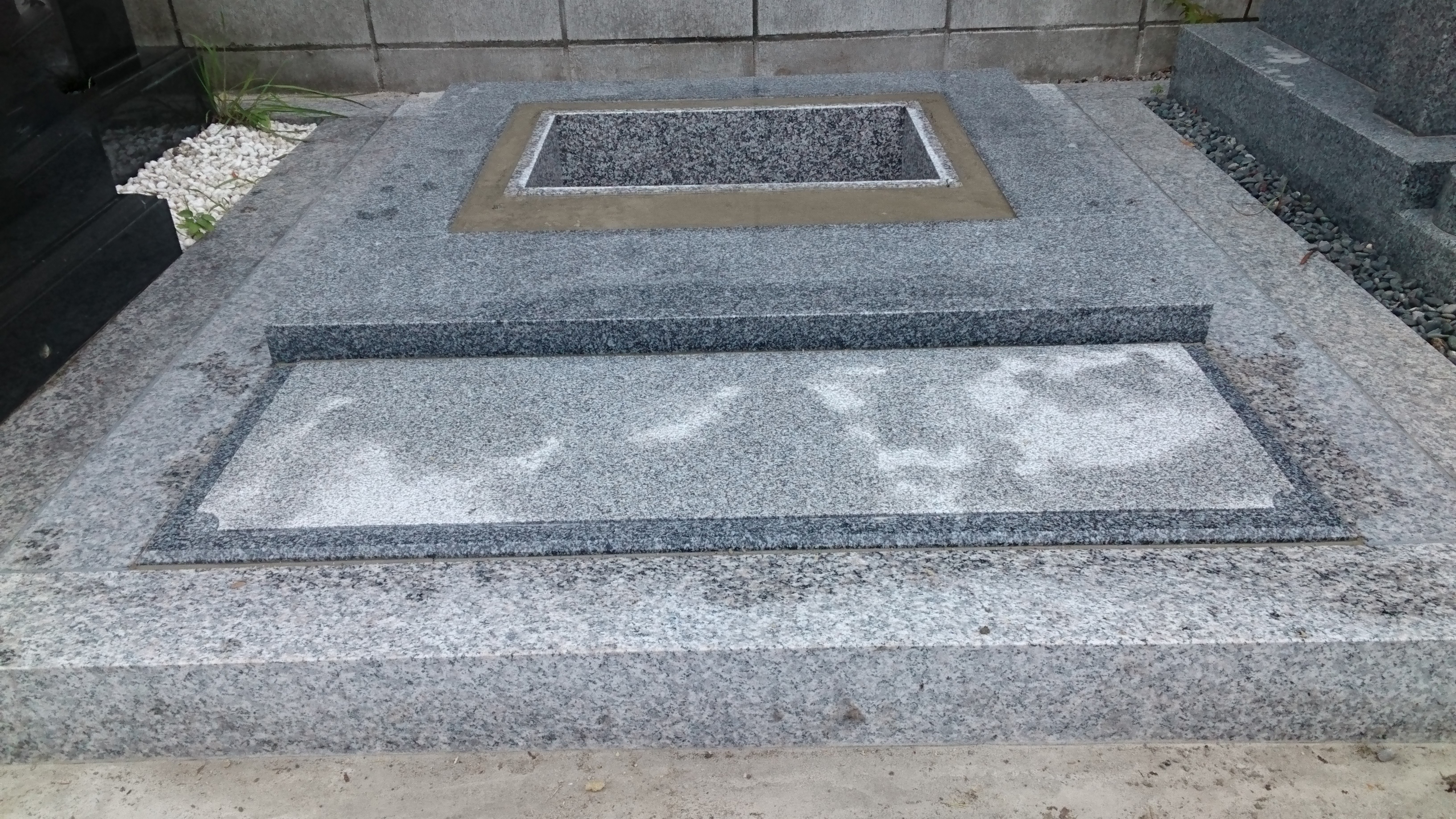 「わしもやるで！洋墓？それともデザイン墓？？安土町の浄厳院 　据え付け編  2！！」