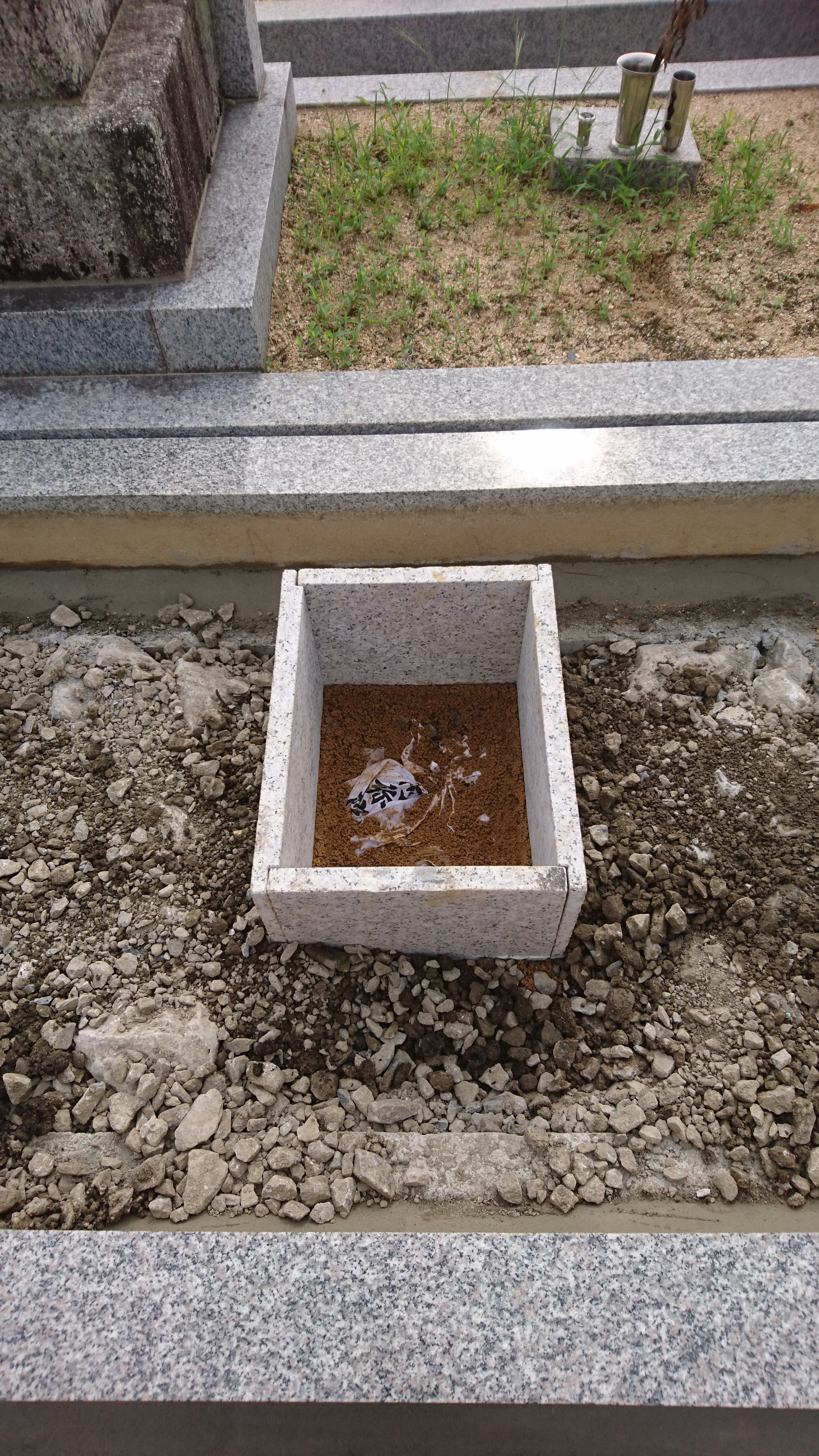 「秋のお彼岸です！ご先祖様に感謝！淨厳院でお墓建て！墓石解体編」