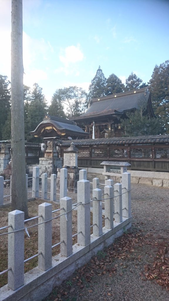 「近江八幡市牧町　五社神社で玉垣工事！！」