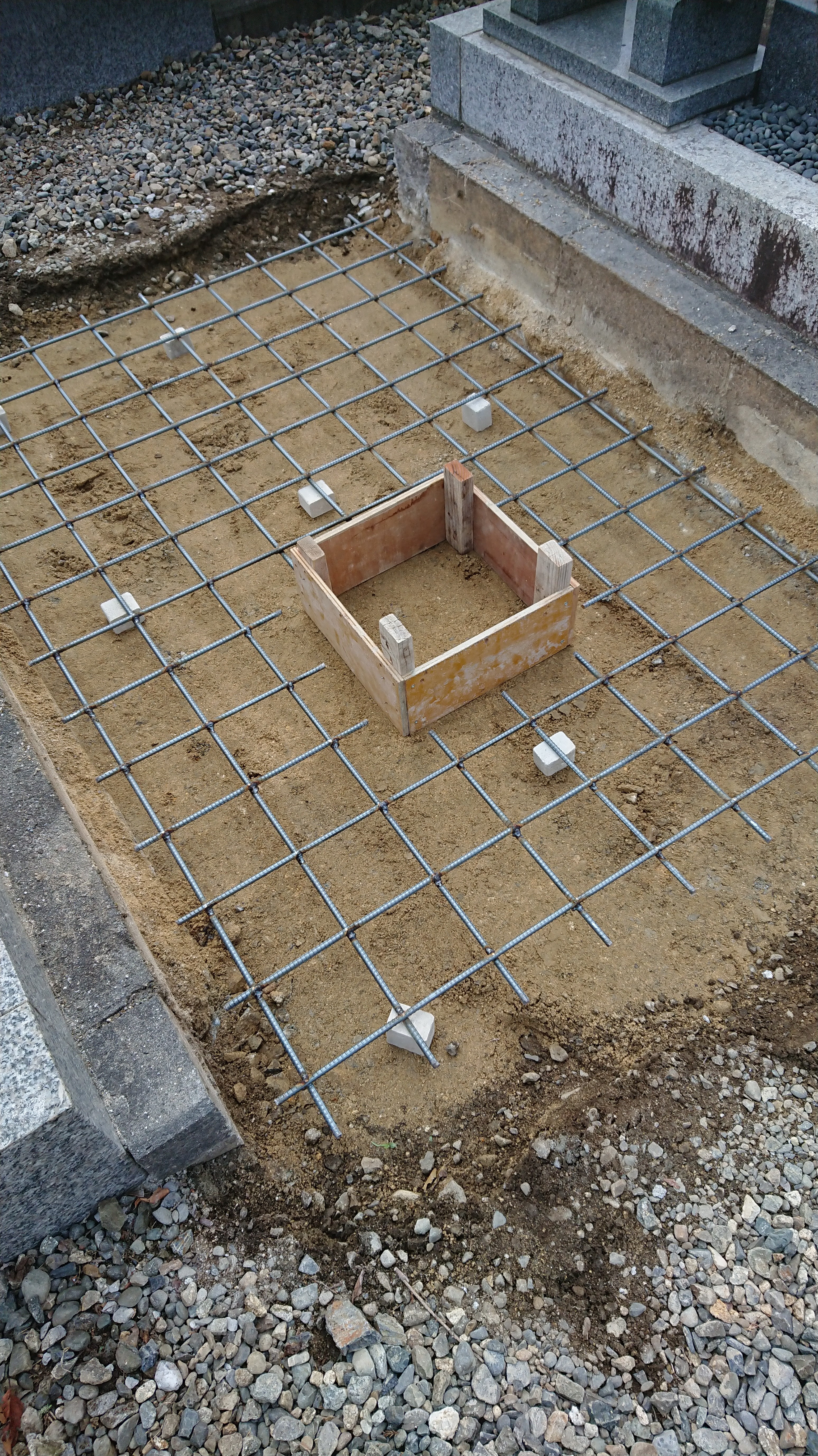 「秋のお彼岸前です！！ うちでもやるで洋墓シリーズ！！ バリアフリー型巻き石　安土町 浄厳院東霊園！　 基礎編！ 」