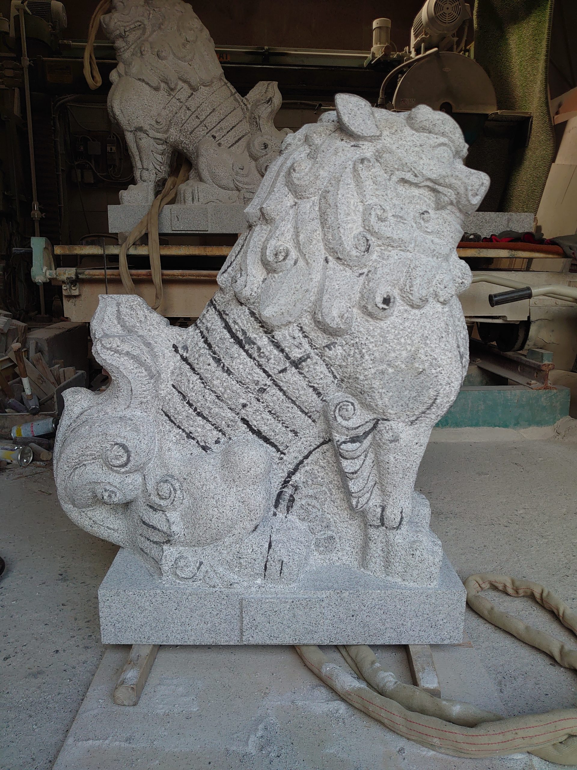 「やっと出来た2尺５寸古代型狛犬（展示用（涙））完結編　吽型仕上げ 編 ！！」