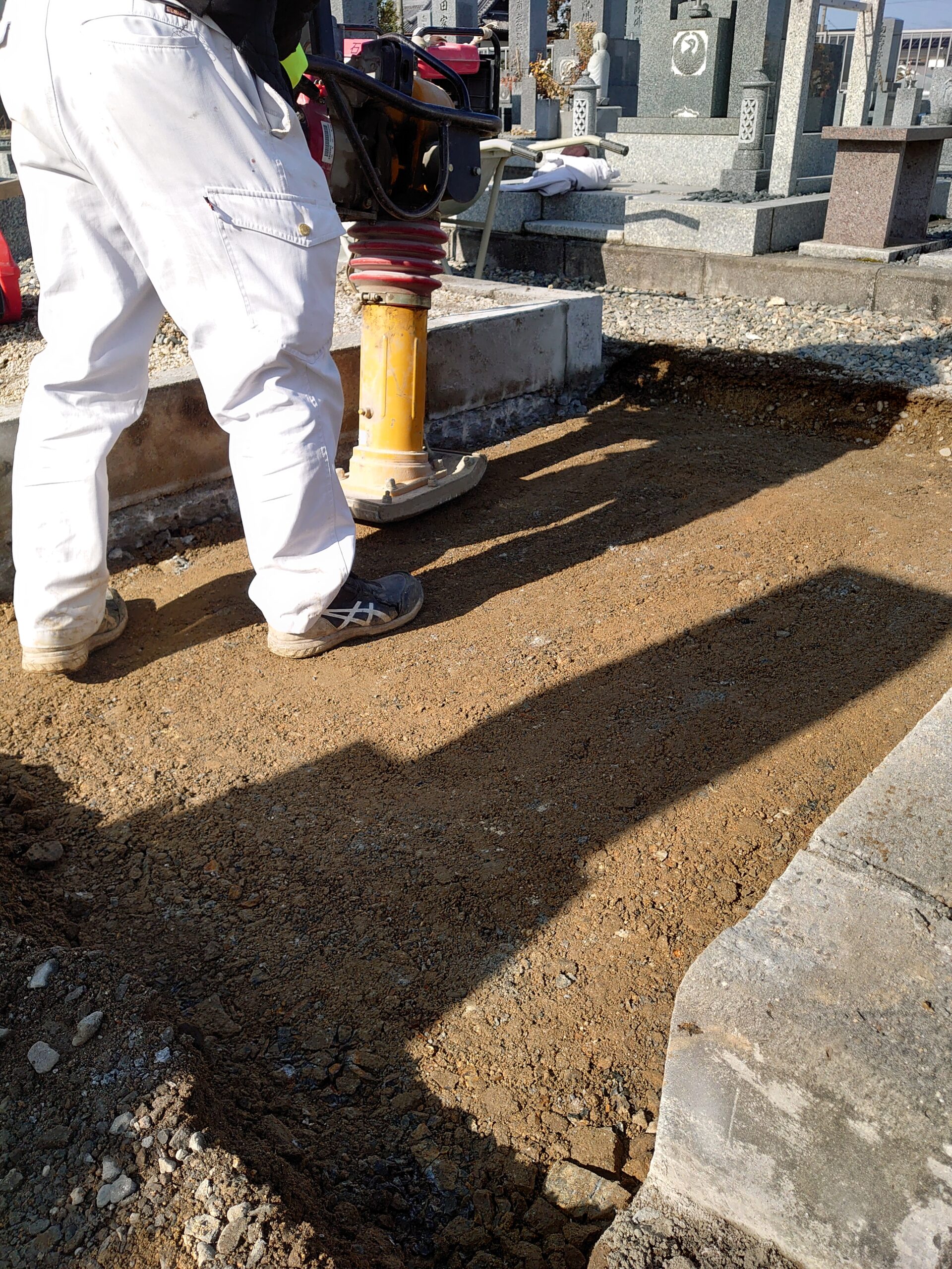 「またまたバリアフリー型巻石でお墓建て!!　基礎巻石編　近江八幡市　安土町　浄厳院　東霊園」