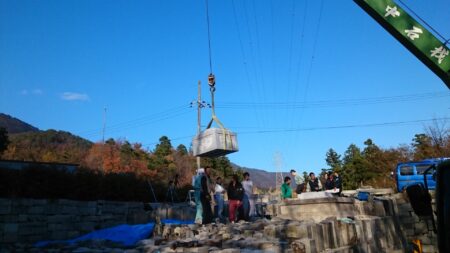 「宝篋印塔・据え付け編　1　!!　　滋賀県石材組合連合会40周年記念　35　」