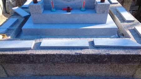 「宝篋印塔・据え付け編　3　「前回の答え～！何になったかわかったかな？！」　!!　　滋賀県石材組合連合会40周年記念　37　」