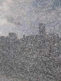 「国内の石？それとも外国の石？」