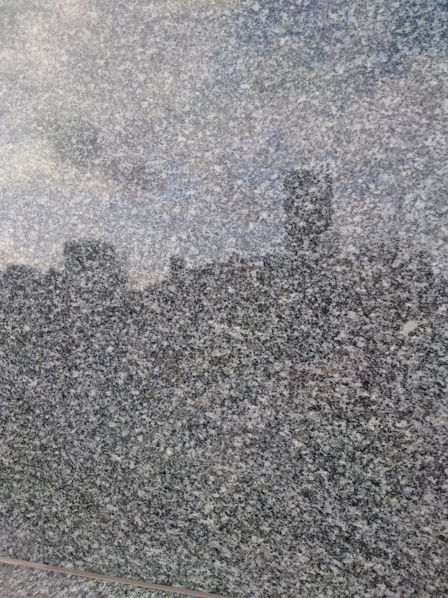 「国内の石？それとも外国の石？」