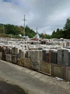 「滋賀県の組合の無縁塚清掃・法要に行って来ました！」