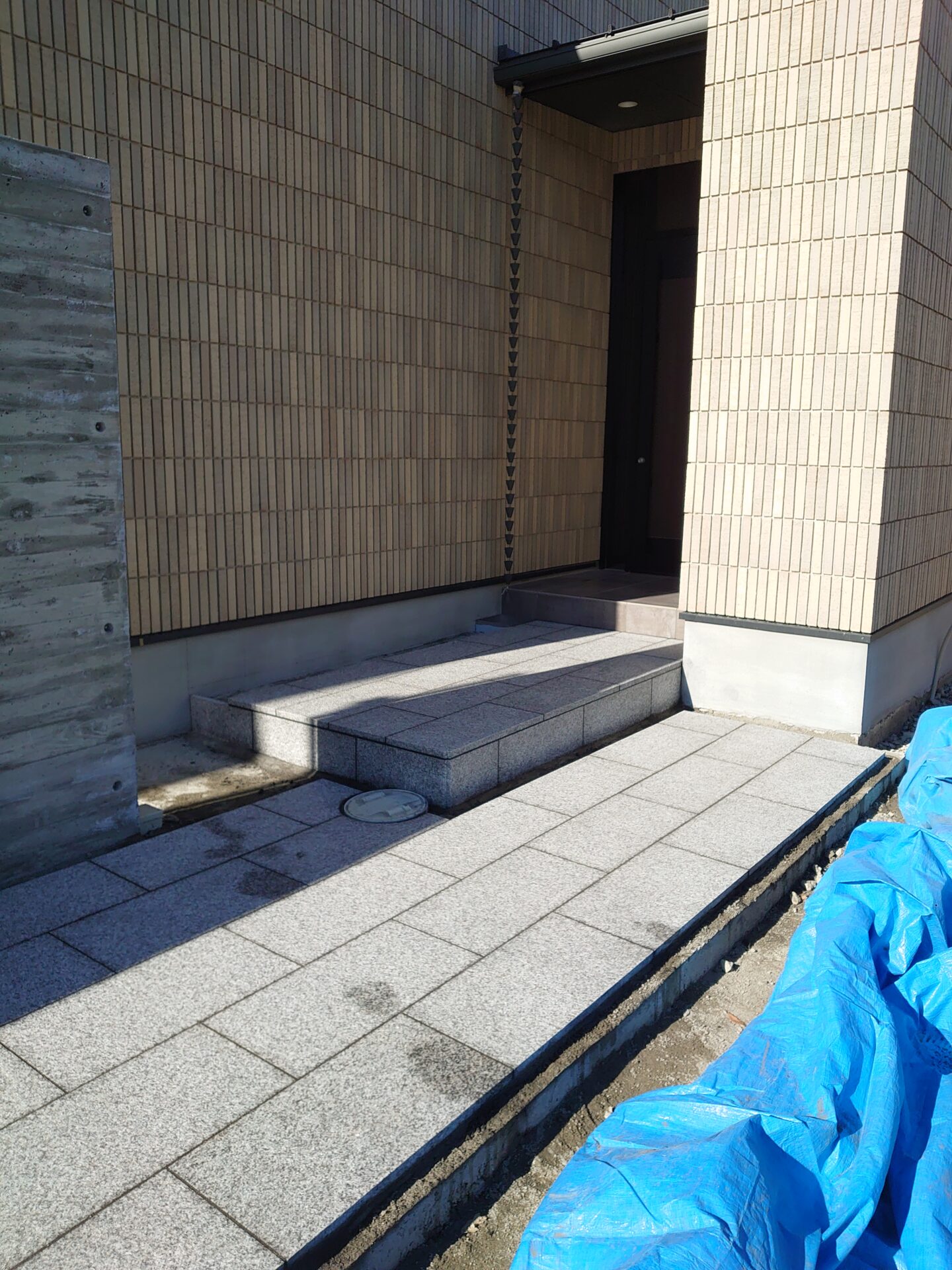 「お墓だけではありません！石張りの仕事を頂きました！」