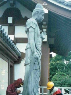 月光菩薩 神奈川県 修業時代の作です。