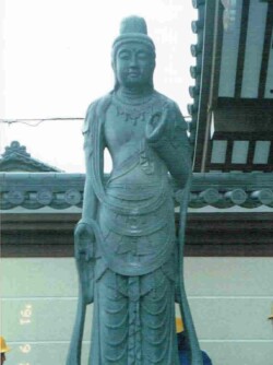 月光菩薩 神奈川県 修業時代の作です。